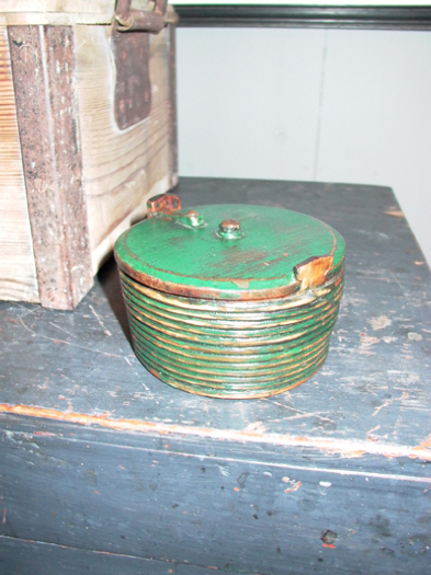 marvelous green painted small wooden box, 19th/20th century, Sweden - #10103