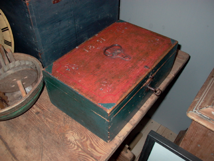 red/blue colored chest, Sweden, 1841 - #10270_a