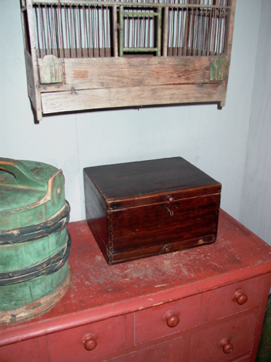 great brown painted chest, 19th/20th century, Sweden - #10270_b